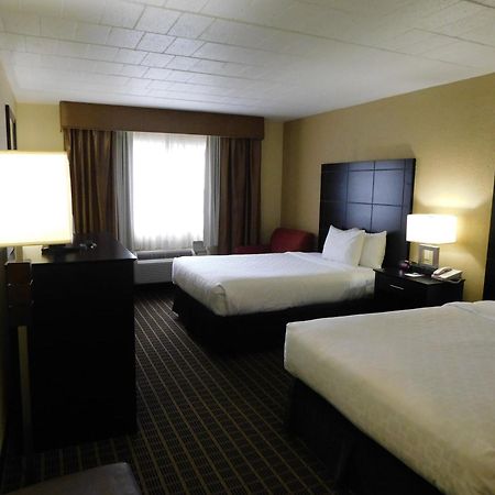 Quality Inn & Suites Morgantown - University Area Extérieur photo