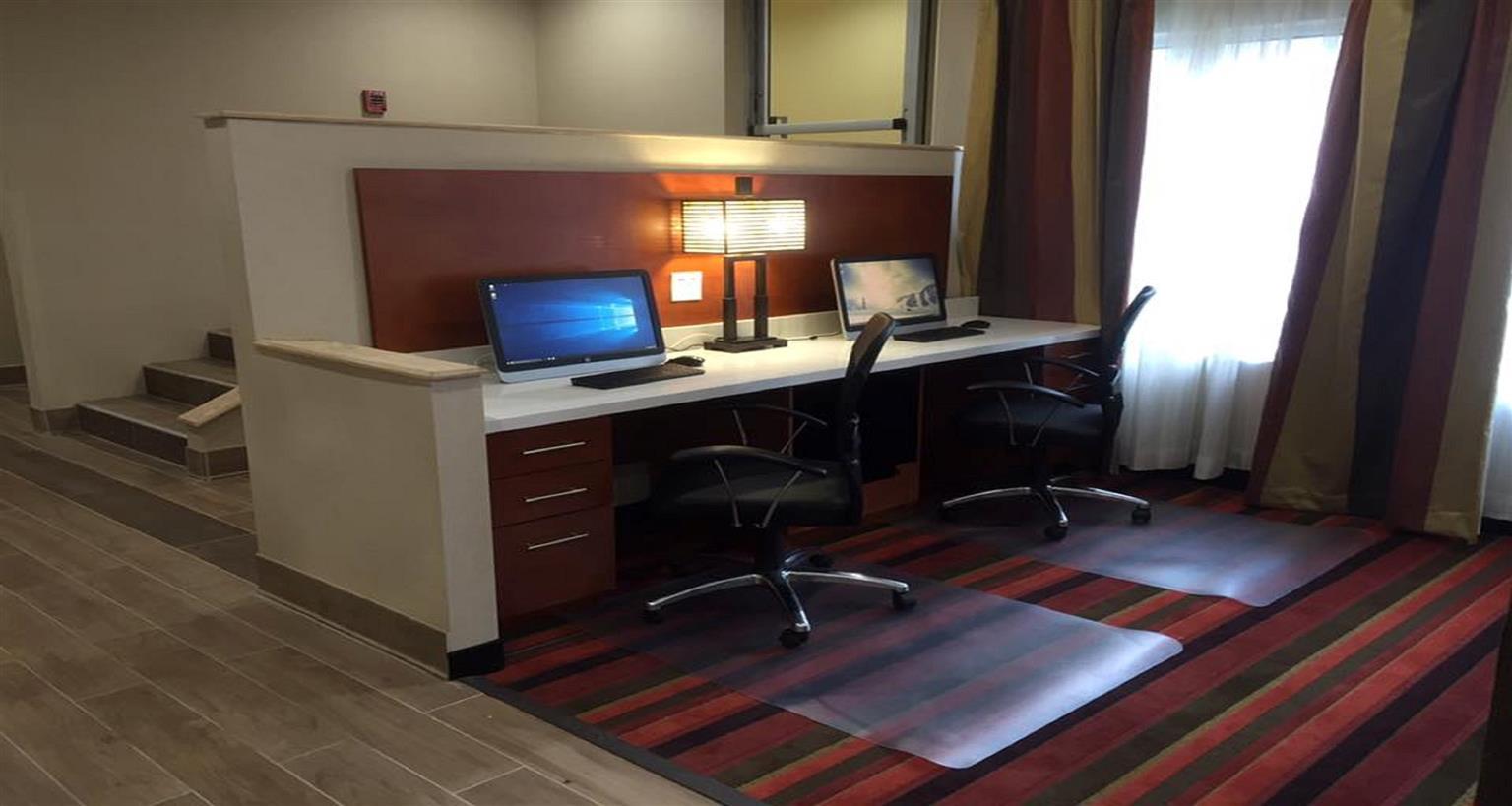 Quality Inn & Suites Morgantown - University Area Extérieur photo