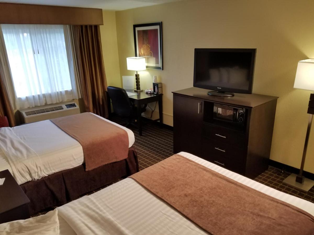 Quality Inn & Suites Morgantown - University Area Extérieur photo