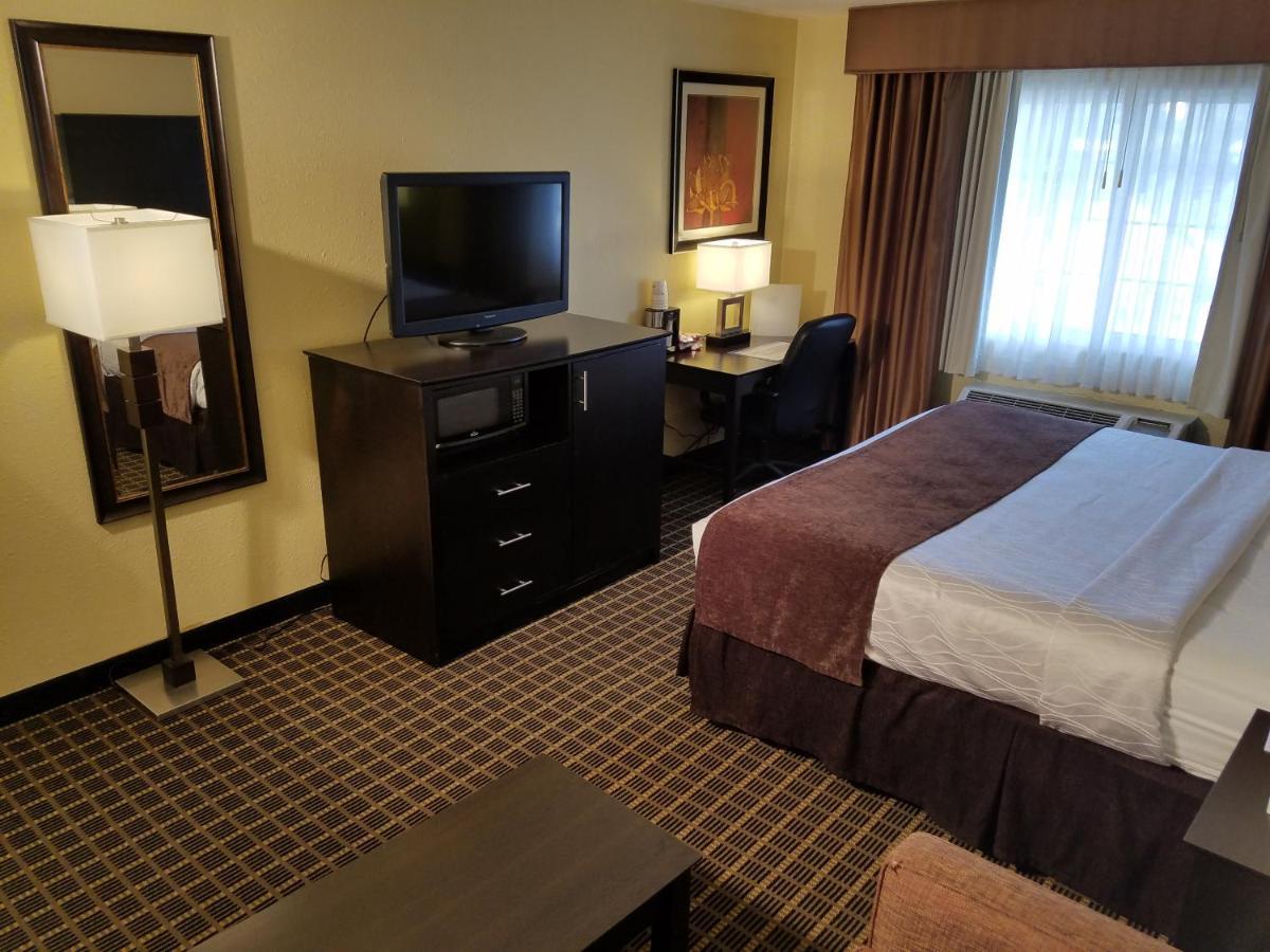 Quality Inn & Suites Morgantown - University Area Extérieur photo