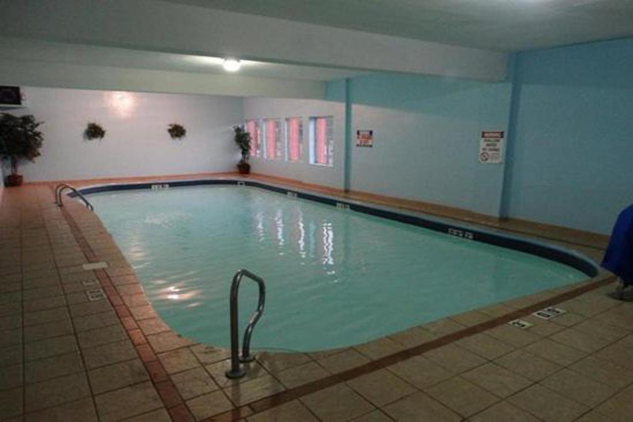 Quality Inn & Suites Morgantown - University Area Extérieur photo