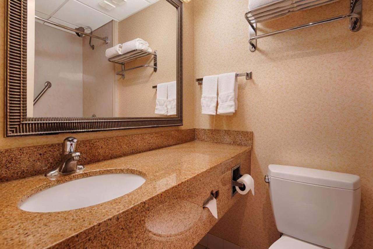 Quality Inn & Suites Morgantown - University Area Extérieur photo