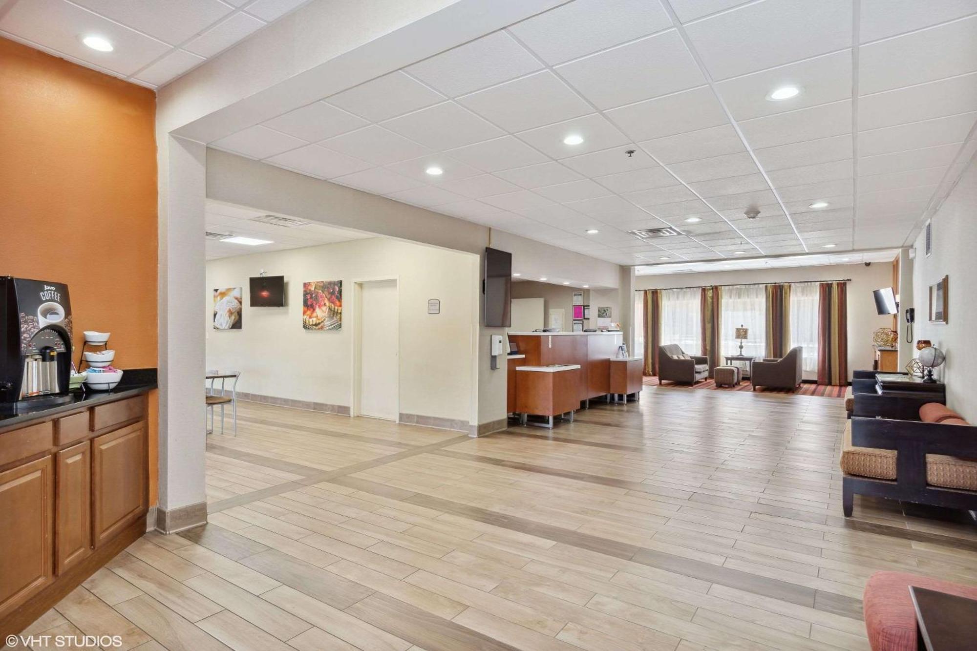 Quality Inn & Suites Morgantown - University Area Extérieur photo