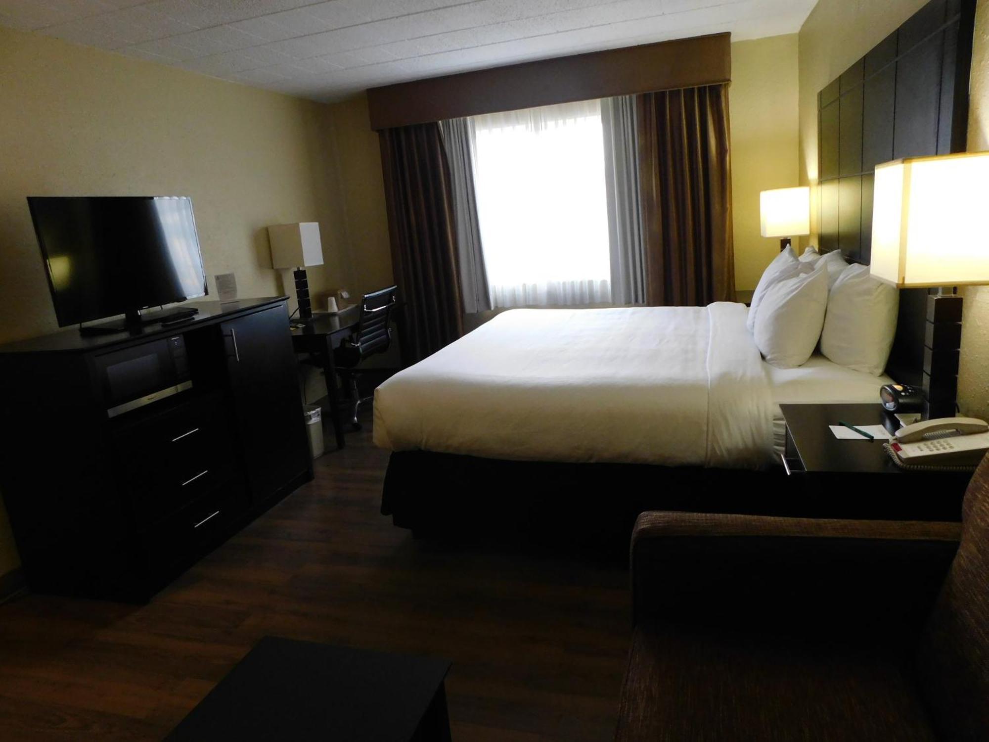 Quality Inn & Suites Morgantown - University Area Extérieur photo
